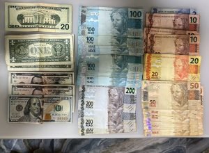 20251107_100601_original_Foto_-_notas_de_dinheiro