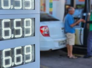 Abastecimento-em-Posto-Foto-Kleber-Clajus-730x480