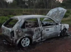 Carro-incendiado-rio-brilhante