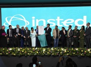 Governador-participa-da-inauguracao-da-nova-sede-da-Faculdade-Insted-Foto-Bruno-Rezende-12-scaled