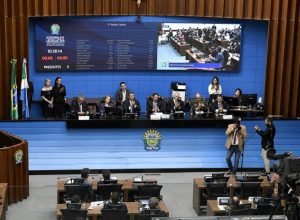 Sessao-Solene-de-abertura-da-4a-Sessao-Legislativa-da-12a-Legislatura-Foto-Bruno-Rezende-16-730x480