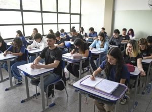 Visita-a-Escola-Estadual-Lucia-Martins-Coelho-Foto-Bruno-Rezende-09-730x480