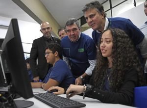 Visita-a-Escola-Estadual-Lucia-Martins-Coelho-Foto-Bruno-Rezende-28-730x480