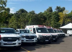 ambulancias-e-caminhonetes-novas-entregues-aos-municipios-FotoKamillaRatier-730x480