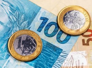 brazilian-currency-reais-banknotes-and-coins-clos-2026-03-18-08-24-01-utc_0