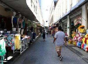 comercio_na_saara_reabre_no_rio_tnrgo_abr_0904216699