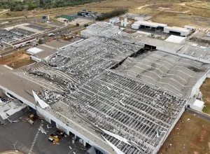 destruicao_da_fabrica_da_toyota_em_porto_feliz_ (1)