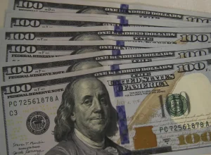 dolar_moeda_0803221209 (1)