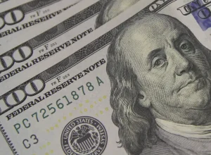 dolar_moeda_0803221212 (1)