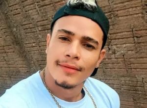 estava-no-lugar-errado-diz-vereador-apos-filho-ser-morto-a-tiros-durante-ataque-17791041790781-thumb