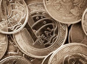 macro-image-of-vintage-brazilian-currency-coins-2026-01-07-23-47-04-utc_0