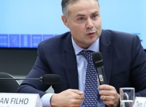 Brasília (DF) 12/04/2023 Ministro do Transportes, Renan Filho durante depoimento na Comissão de Viação e Transportes da Câmara dos Deputado.