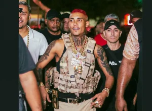 policia_prende_cantor_mc_poze_do_rodo