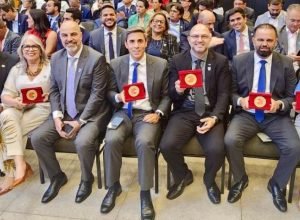 selo-ouro-compromisso-alfabetizacao_10-fevereiro-2025-730x480