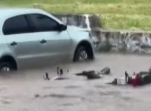 temporal-transforma-ruas-em-rios-na-fronteira-entre-ponta-pora-e-pedro-juan-17730868301804-thumb