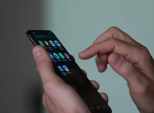 uso_de_smartphone_e_celular050720211245 (2)